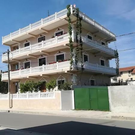 Vila Lika Durrës Exteriör bild