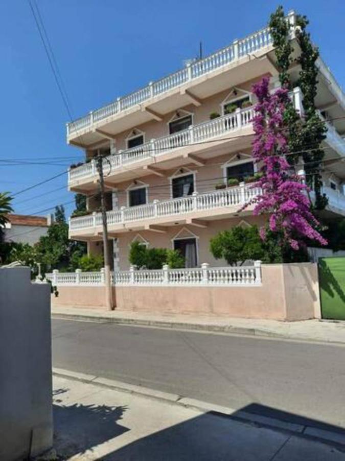 Vila Lika Durrës Exteriör bild